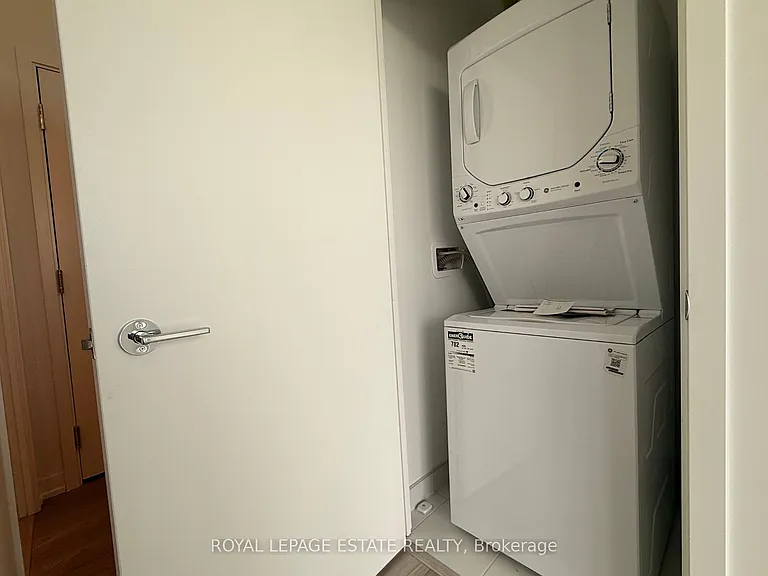 285 Dufferin St #1201 — Photo 12