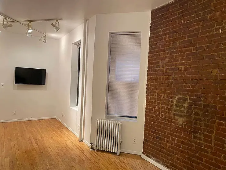 515 W 46th St #4A — Photo 2