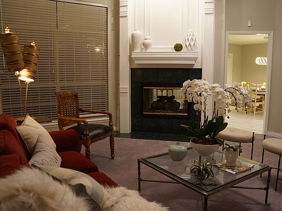 Family room to kitchen