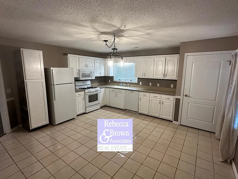 183 Bradford Dr SE — Photo 4
