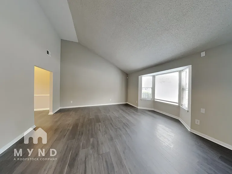 6437 Phillips Ct — Photo 11