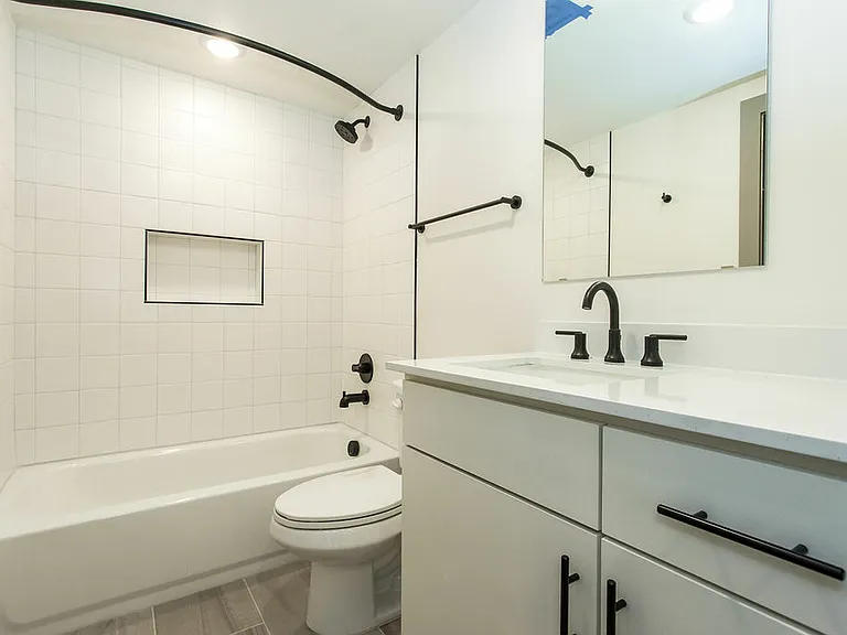 4001 Roseland Ave — Photo 100