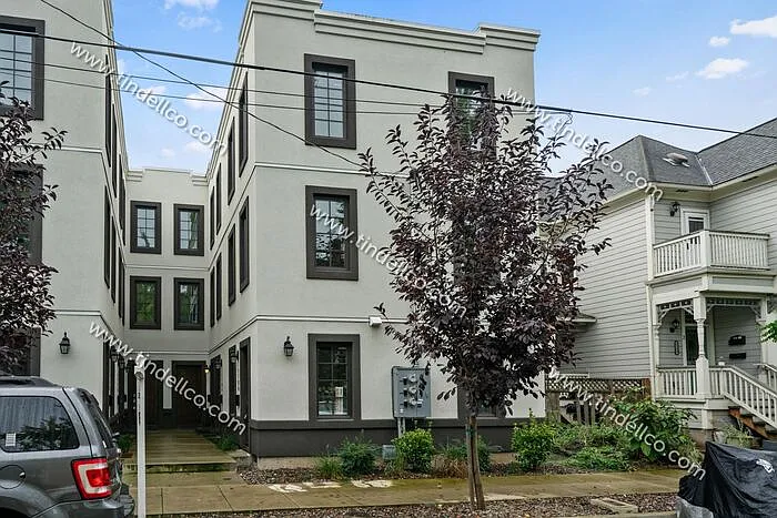 1108 SE Lincoln St #1108 — Photo 2