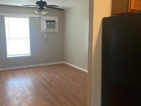 3rd image of 114 Neulon Dr #114