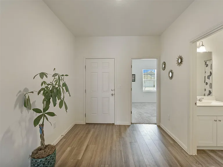 19517 Caymus Dr — Photo 2