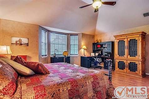 5th image of 13819 Morningbluff Dr