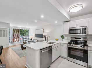 800 4th St SW #121, Washington, DC 20024