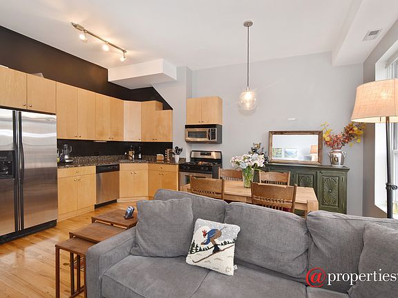 Kitchen / Living Room