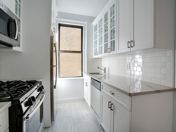 3rd image of 222 W 83rd St #5H