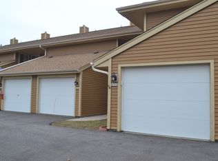 4621 S Woodland Dr #4621, Greenfield, WI 53220