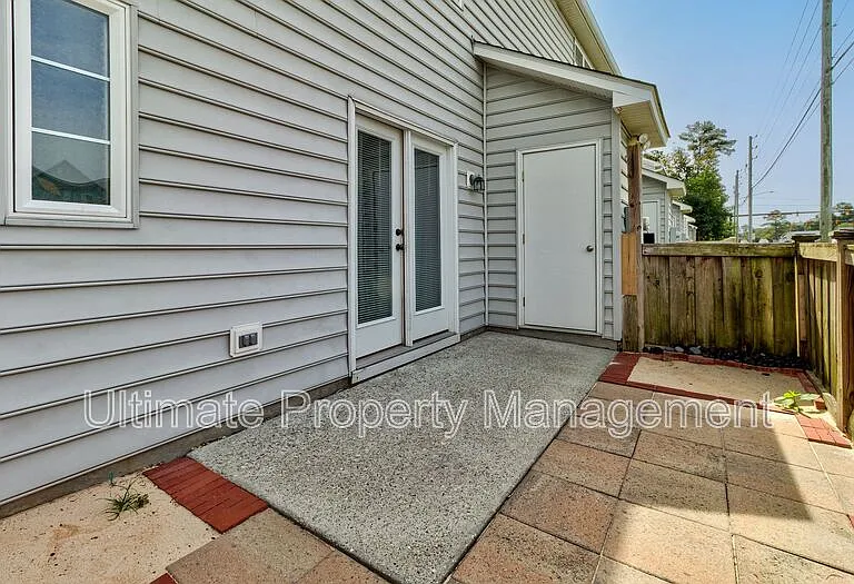 321 S Kerr Ave #102 — Photo 17