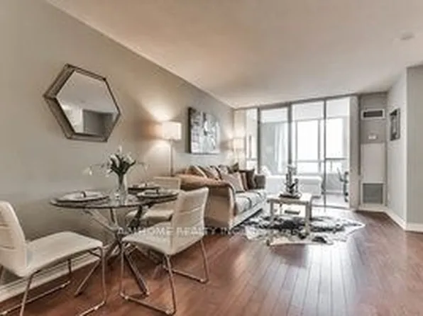 260 Doris Ave #607, Toronto, ON M2N 6X9