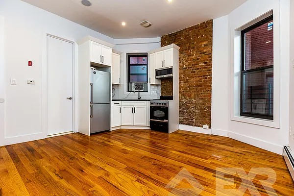 Rented by EXR | media 13