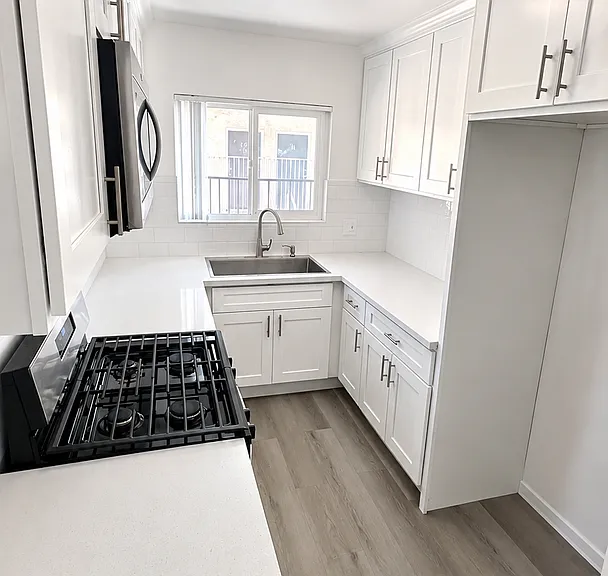 Sepulveda Apartments — Photo 20
