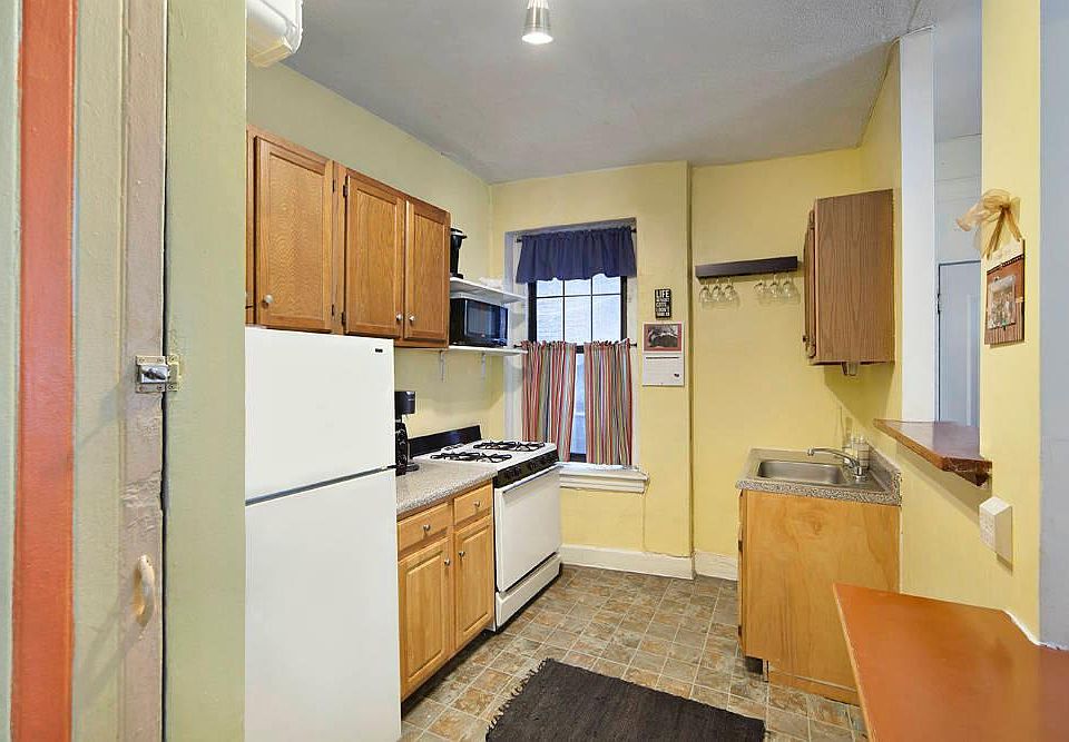 2nd image of 3117 Broadway APT 5