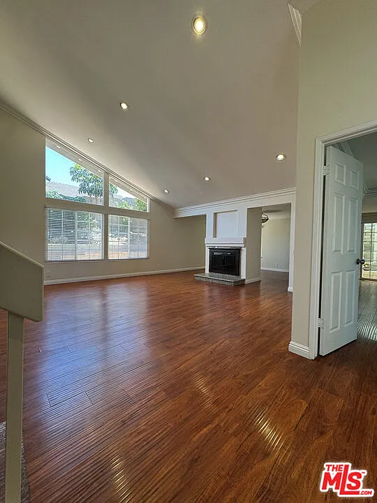 4 bed, 3.0 bath, 2505 sqft, $4,800 — Photo 3