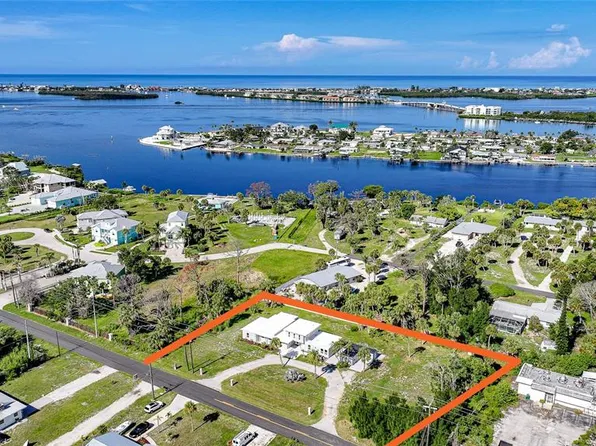 1450 New Point Comfort Rd, Englewood, FL 34223