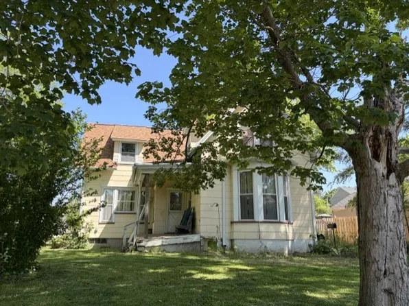 533 9th St, La Salle, IL 61301