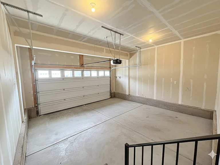1216 S Raintree Ln — Photo 38