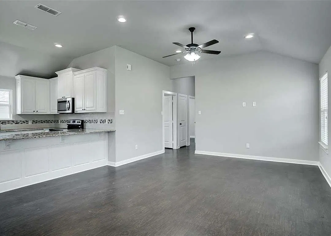 Move In Ready — Photo 2