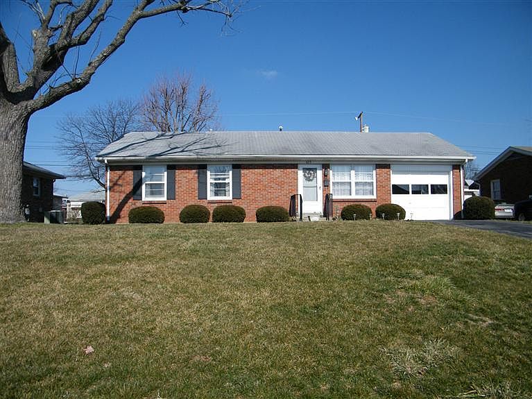 1st image of 625 Dartmoor Dr