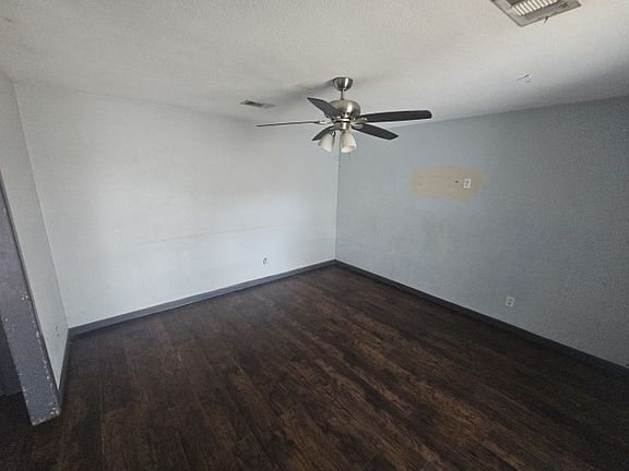 5th image of 644 W Ligustrum Blvd