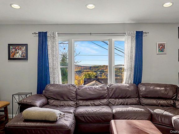 5th image of 68 Bloomer Road