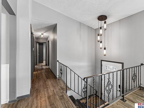 3rd image of 15230 Lincoln Cir