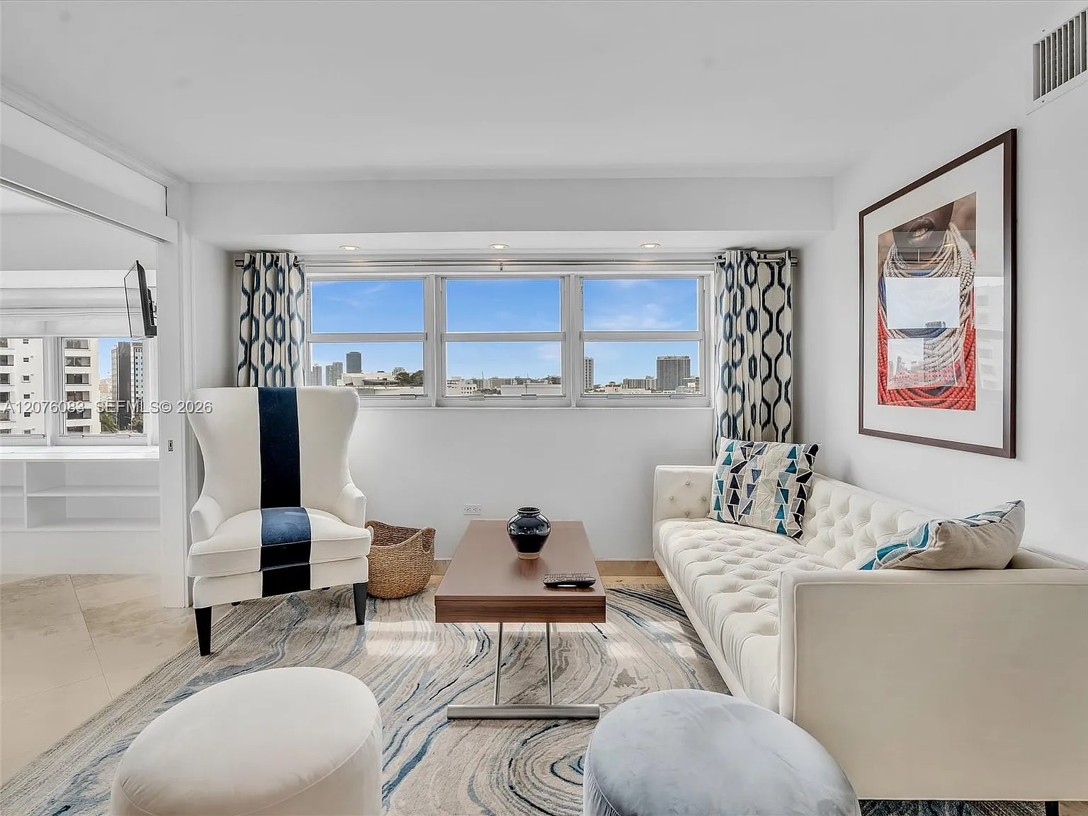 Octagon Towers I Condo — Photo 4