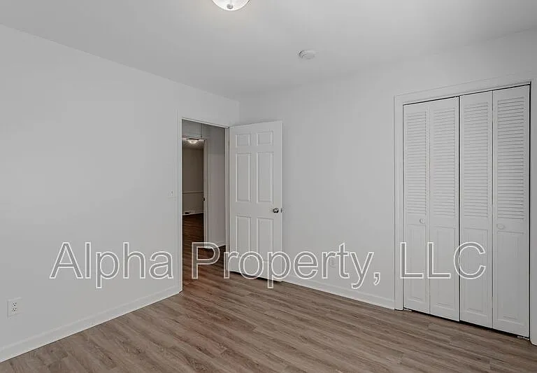 106 Steeplechase Ct — Photo 11
