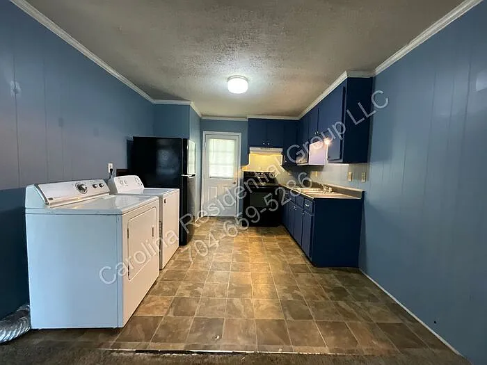 1380 Fairley Ave #B — Photo 7