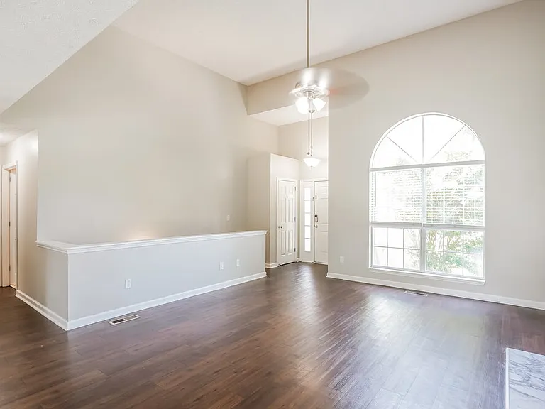 1207 Cedarbend Dr — Photo 5