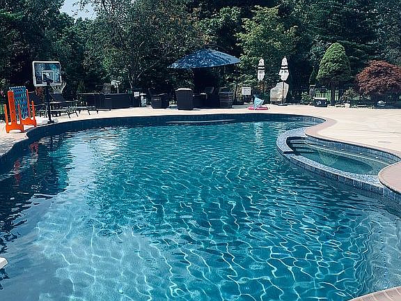 4th image of 45731 Clement Ct