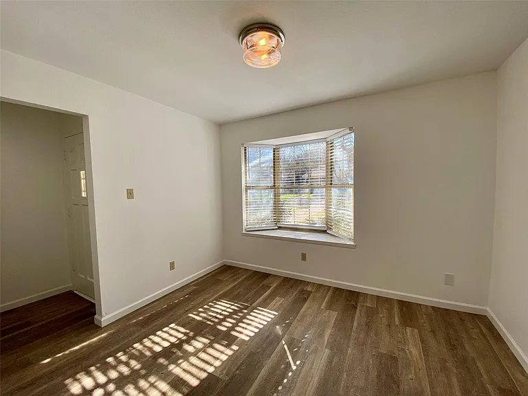 5502 Longhorn Lndg — Photo 8