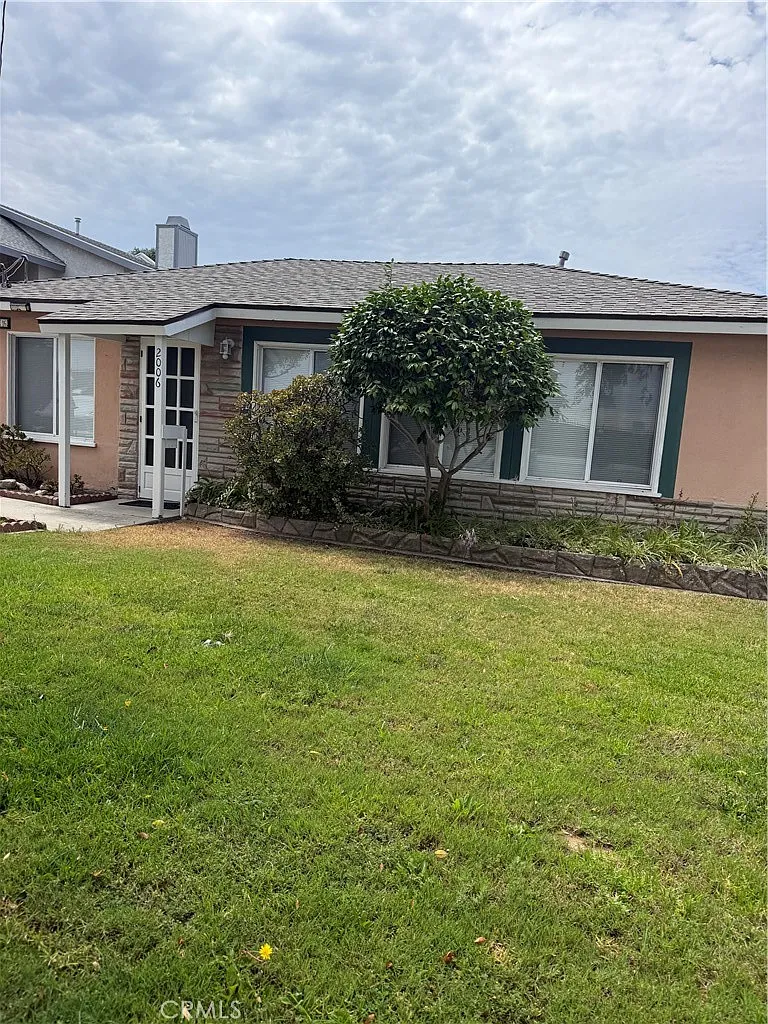 3 bed, 1157 sqft, $3,000 — Photo 2