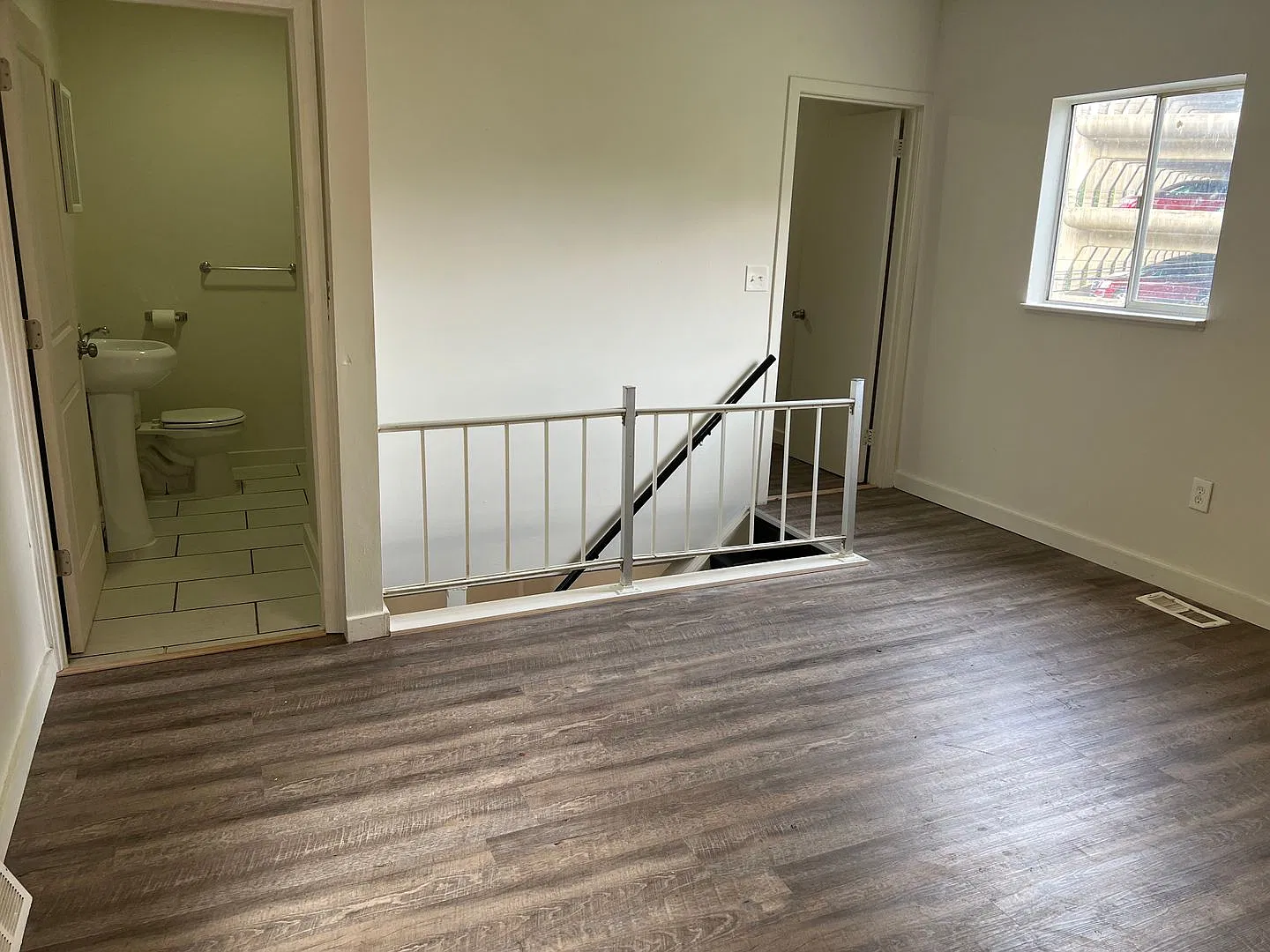 609 Hospital Way — Photo 4