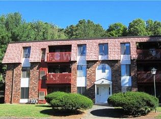 95 Woodsedge Dr APT 3C, Newington, CT 06111