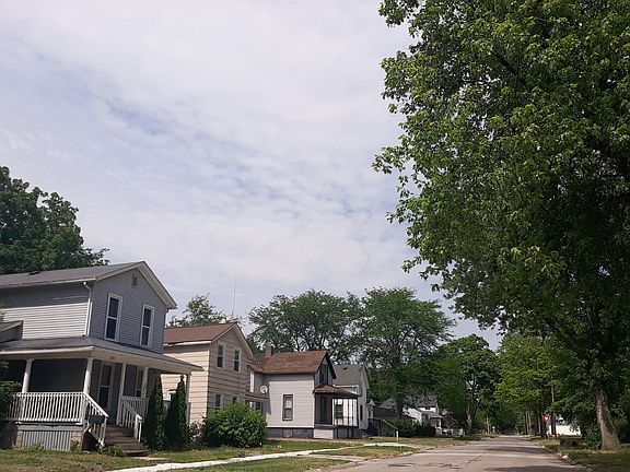 4th image of 207 N Granger St
