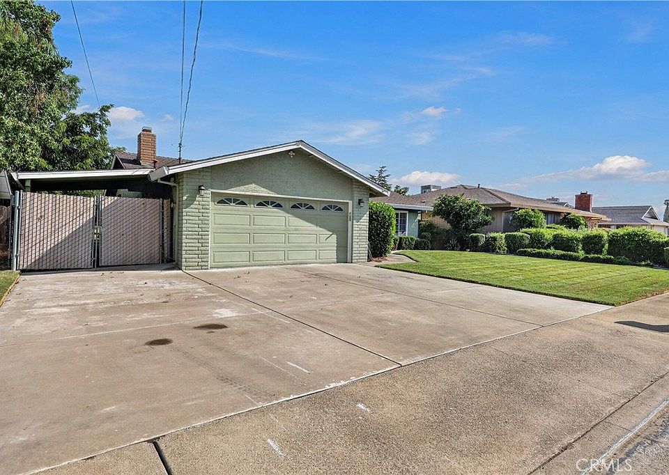 1st image of 385 Emerald Dr