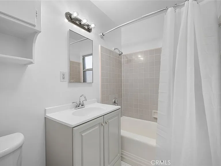 2025 Broadview Dr #A — Photo 13