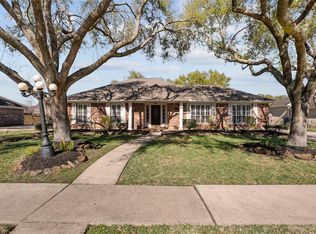1009 Sable Dr, Friendswood, TX 77546