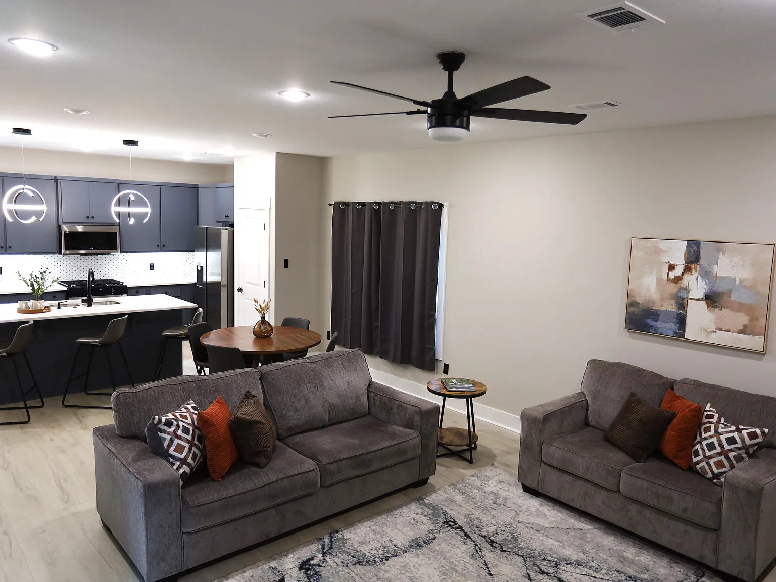 3 bed, 2.5 bath, 1857 sqft, $2,900 — Photo 2