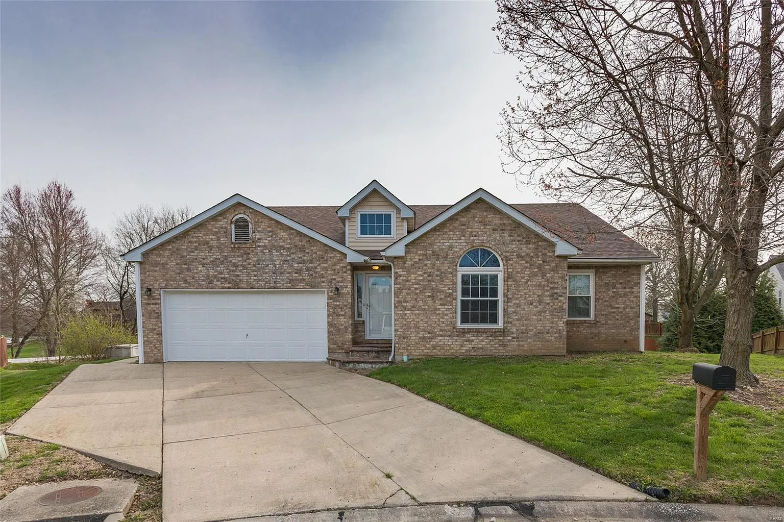 816 Penhurst Pl photo 1