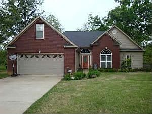 2nd image of 413 Lynne Ct