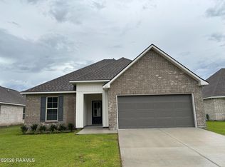 211 Nandina Dr, Scott, LA 70583