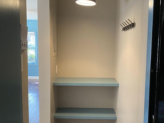 3rd image of 1335 Mariposa St #3