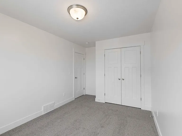 578 W 1120 N — Photo 22