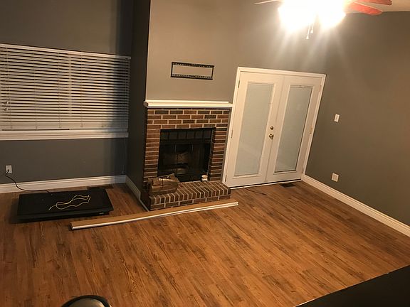4th image of 33 Sandalwood Cir