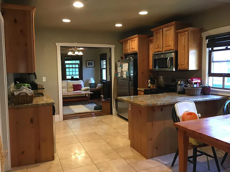 1382 S Green St — Photo 9