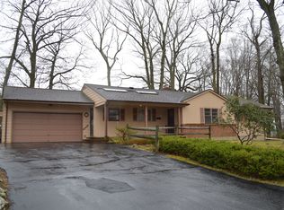 34 Glenwood Dr, Trumbull, CT 06611